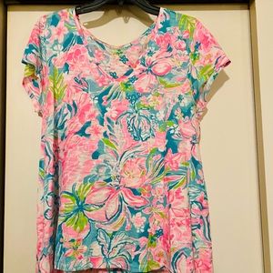 Medium Lilly Pulitzer Etta Top in Hot on the Scene